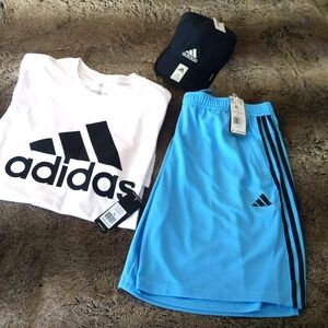 Adidas 💙NWT 🤍 bundle. One shirt, one shorts and one hat size XL  🔥🔥🔥